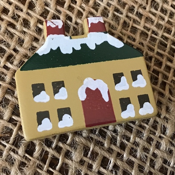 Vintage hand painted wooden button covers - Picture 4 of 8